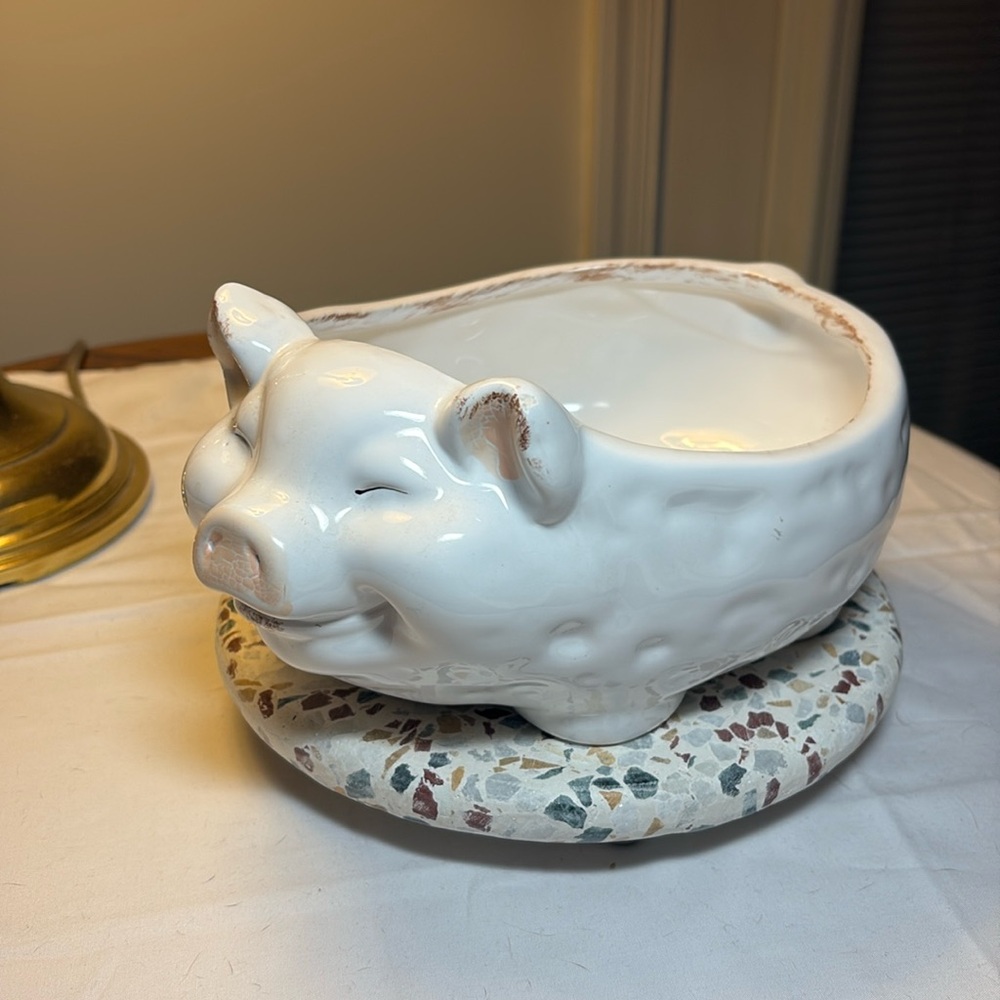 COPY - Medium Farmyard collection pig planter